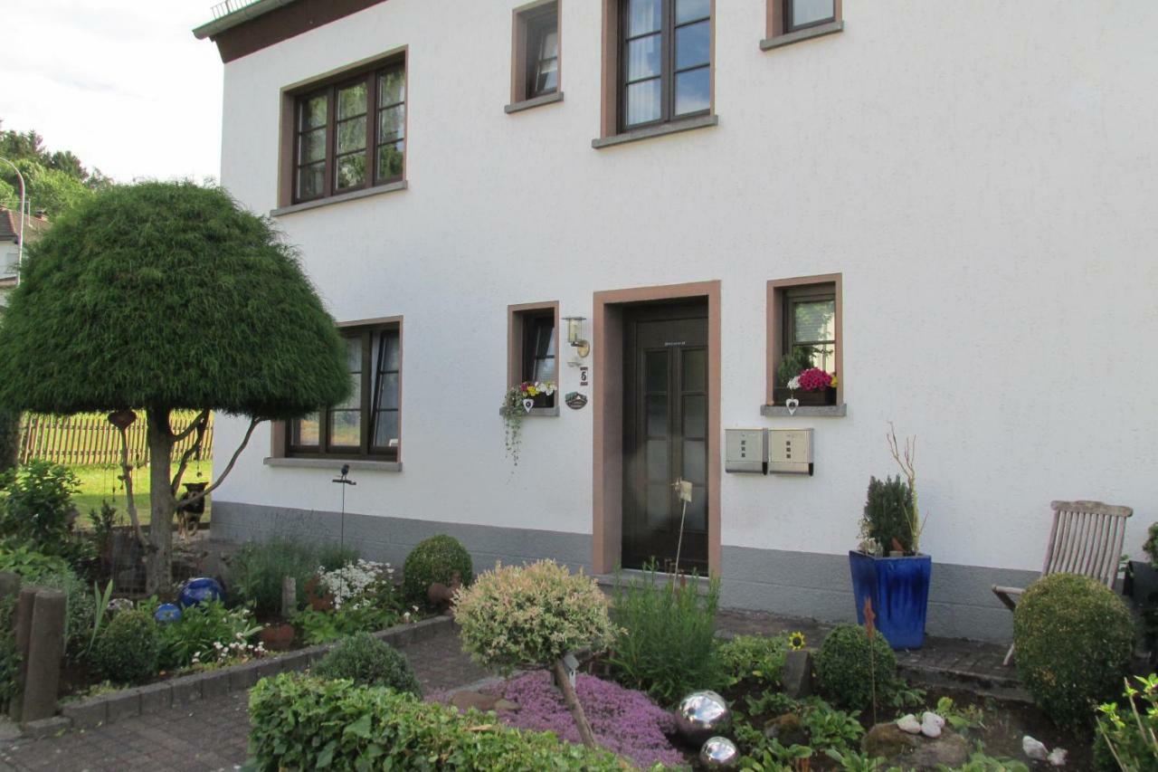 Gaestehaus Fichtenwaeldche Apartamento Kelberg Exterior foto